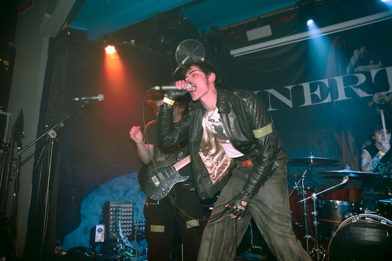 MACËY performing live at Jive in Adelaide 